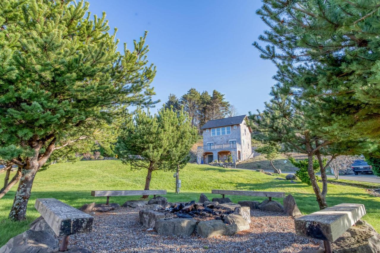 Cascade Cottage Lincoln City Exterior foto